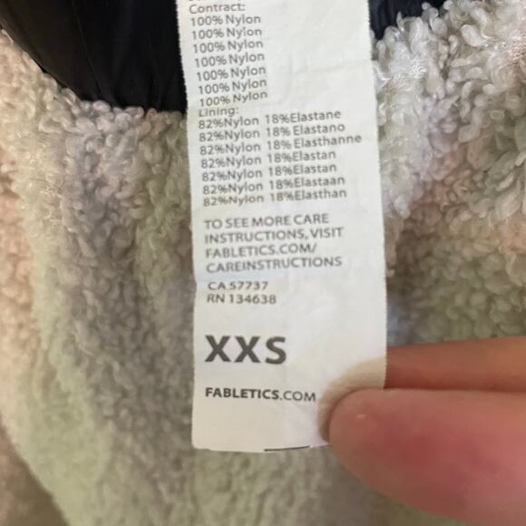 Fabletics Alaska Fleece Jogger Tusk/Black Womens Winter Athletic Pants Size XXS - Picture 8 of 8